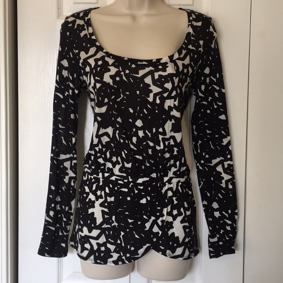 DKNY Tops - DKNY lightweight top